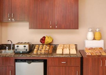 Days Inn & Suites By Wyndham Indianapolis Airport East Zewnętrze zdjęcie